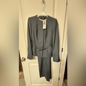 New with tags - Ann Klein suit. Size 2
